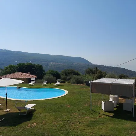 Mimosa Tropea 度假居 *