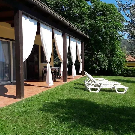 Nyaraló Mimosa Tropea *